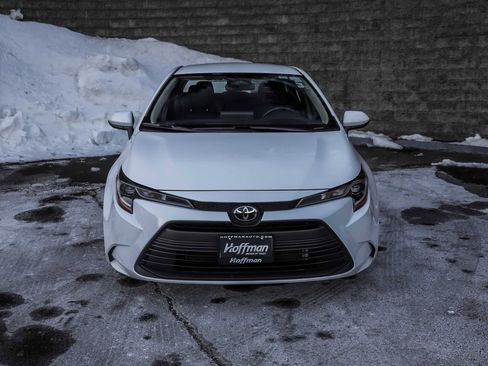 Certified 2025 Toyota Corolla LE image 3