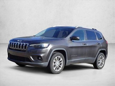Used 2019 Jeep Cherokee Latitude Plus w/ Cold Weather Group AWD/4WD image 11