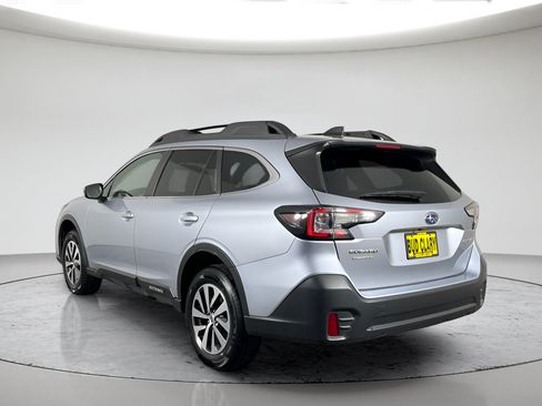 Used 2022 Subaru Outback Premium AWD/4WD image 5