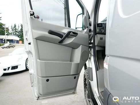 Used 2018 Mercedes-Benz Sprinter 2500 image 26