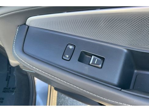 Certified 2025 Acura MDX SH-AWD w/ Technology Package image 22