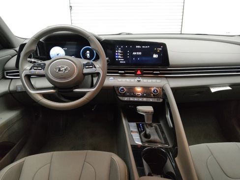 Used 2023 Hyundai Elantra SEL w/ Convenience Package image 22