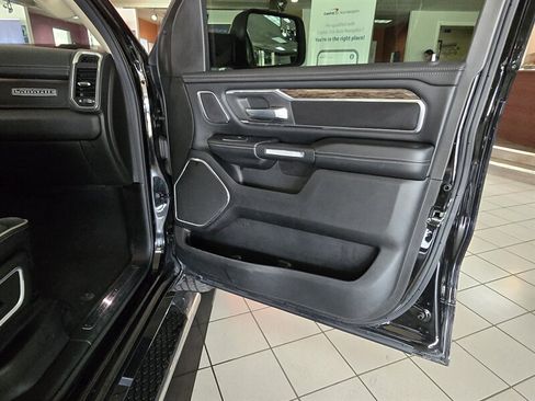 Used 2019 RAM 1500 Laramie AWD/4WD image 13
