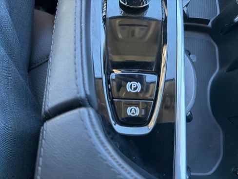 Used 2025 Volvo XC90 T8 Plus w/ Protection Package Premier image 44