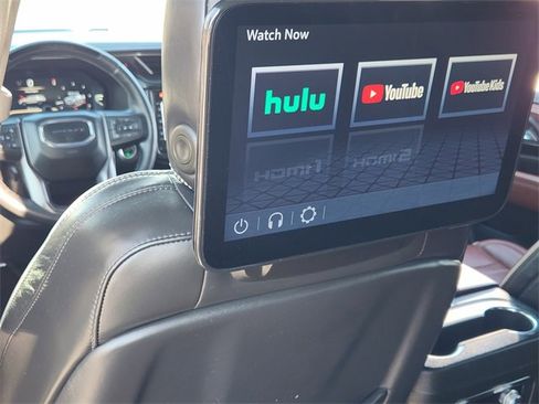 Used 2024 GMC Yukon Denali Ultimate w/ LPO, Floor Liner Package image 32