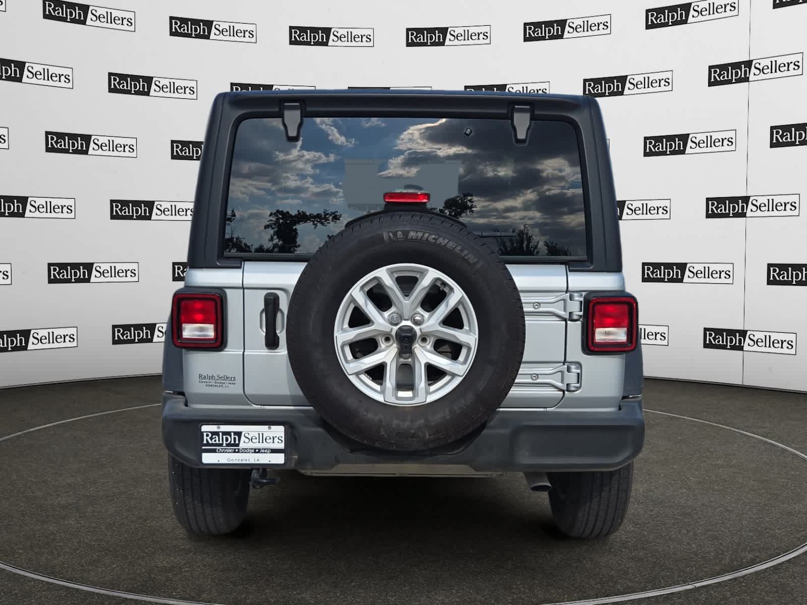Used 2023 Jeep Wrangler Sport AWD/4WD image 5