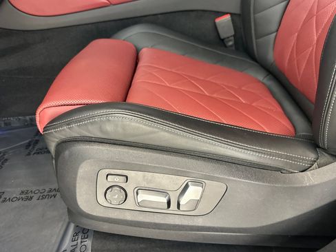 Used 2024 BMW X6 xDrive40i w/ M Sport Professional Package AWD/4WD image 14