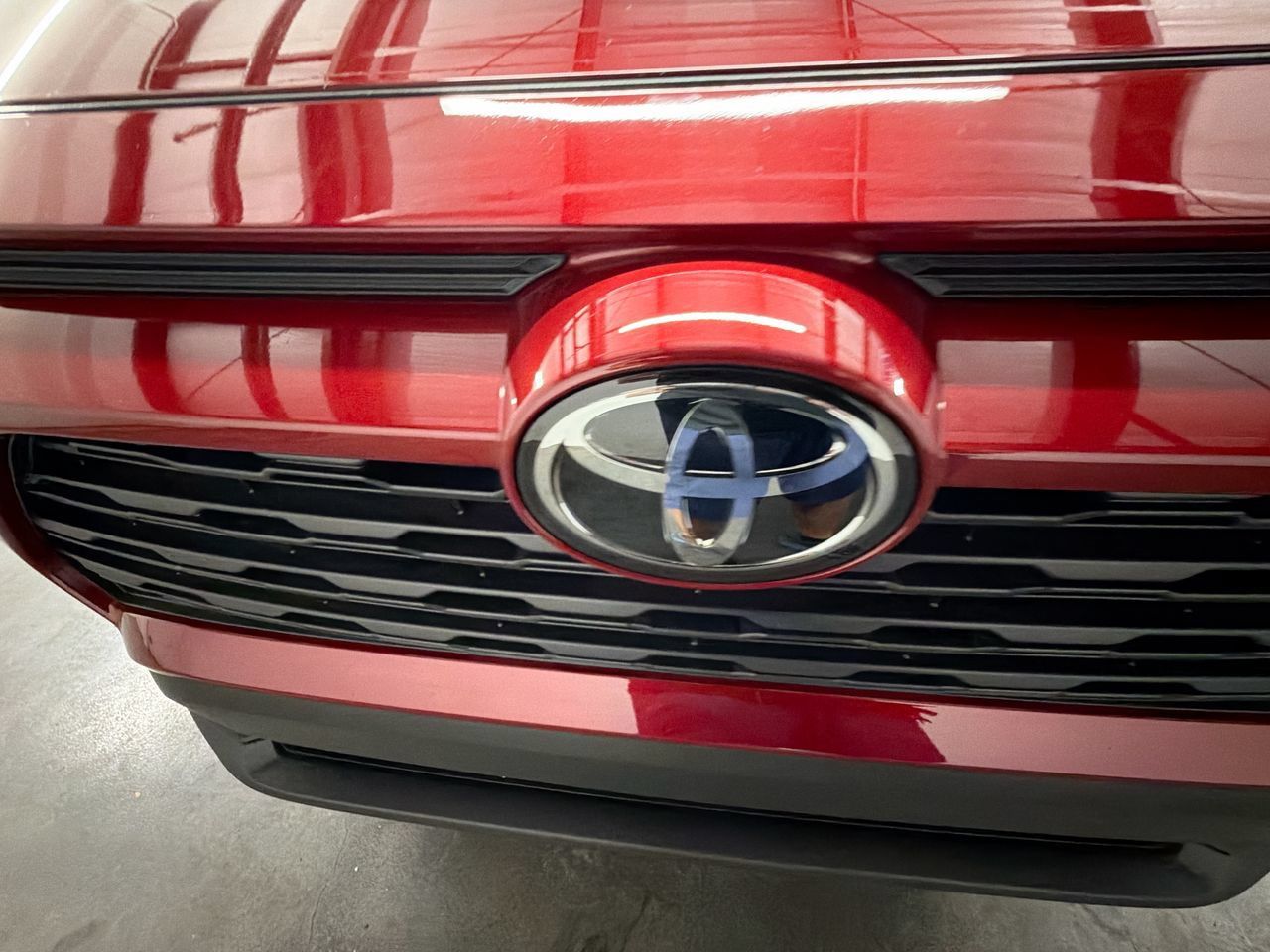 Used 2025 Toyota RAV4 XLE Premium FWD image 30