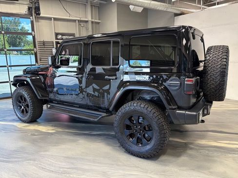 Used 2018 Jeep Wrangler Unlimited Sahara w/ Dual Top Group AWD/4WD image 42