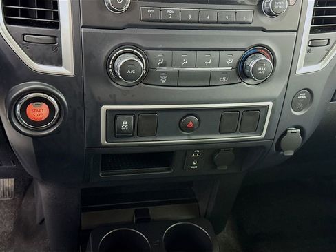 Used 2017 Nissan Titan S image 6