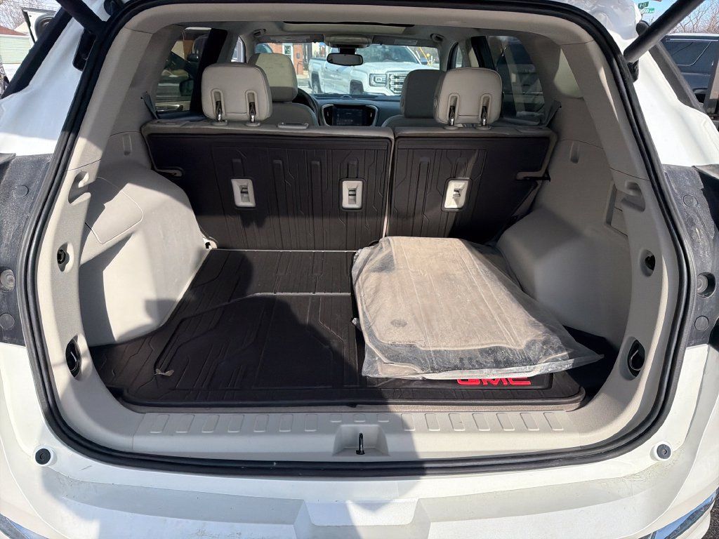Used 2020 GMC Terrain Denali w/ Denali Premium Package FWD image 26