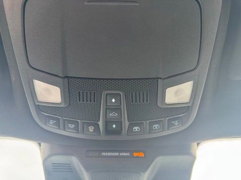 Used 2024 Ford Expedition Limited image 18