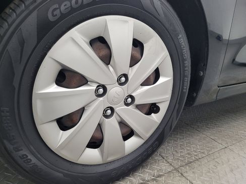 Used 2018 Kia Rio S image 31