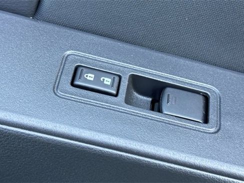 Used 2024 Nissan Frontier SV w/ SV Convenience Package image 22