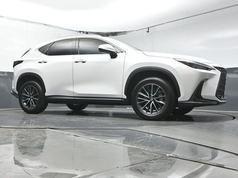 Used 2024 Lexus NX 250 FWD w/ Towing Package (2000 Lbs) image 31