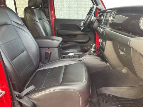 Used 2020 Jeep Wrangler Unlimited Sahara image 15