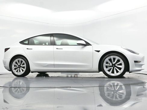Used 2022 Tesla Model 3 RWD image 34