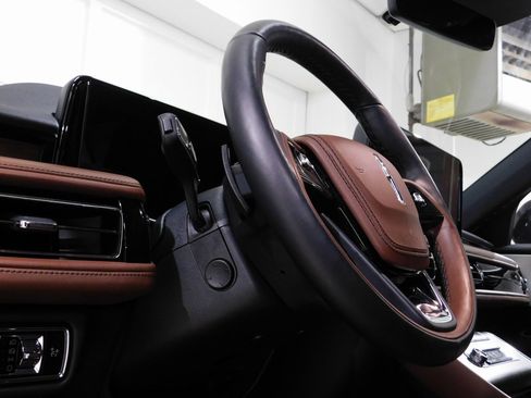 Used 2025 Lincoln Aviator Reserve w/ Equipment Group 201A image 38