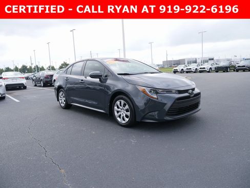 Used 2025 Toyota Corolla LE image 2