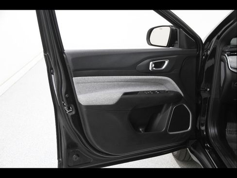 Used 2023 Jeep Compass Latitude AWD/4WD image 4