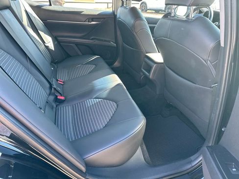 Used 2018 Toyota Camry L image 29