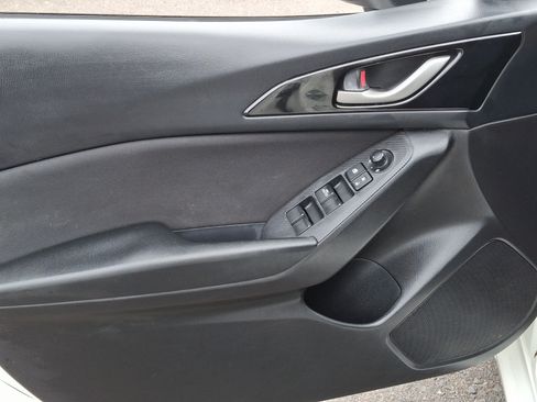 Used 2015 MAZDA MAZDA3 i Sport FWD image 12