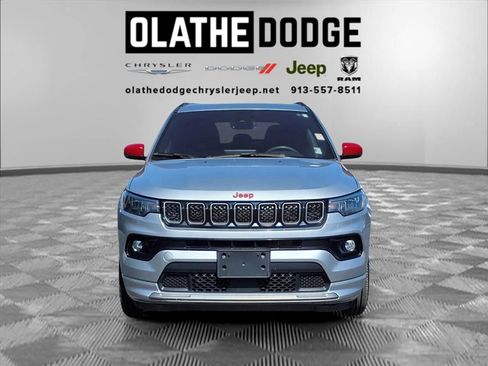 Used 2023 Jeep Compass Limited image 31