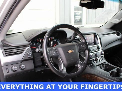 Used 2018 Chevrolet Suburban LT image 2