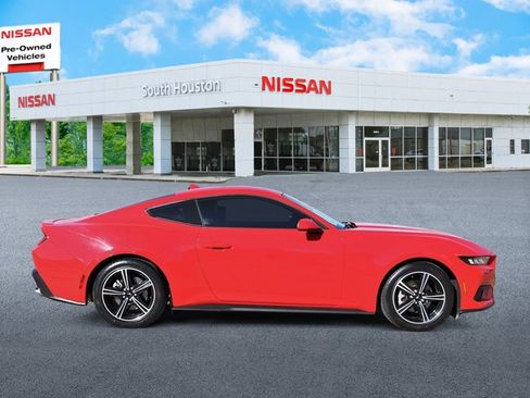 Used 2024 Ford Mustang Premium image 5