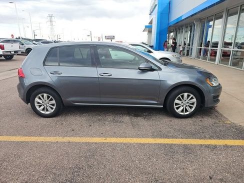 Used 2017 Volkswagen Golf S FWD image 2