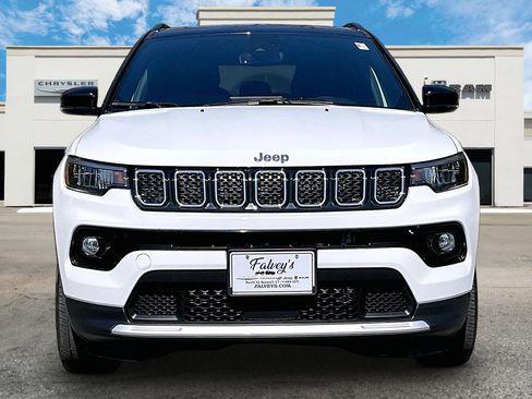 Used 2024 Jeep Compass Limited AWD/4WD image 3