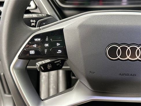 Used 2025 Audi Q4 e-tron Premium w/ Convenience Package image 22