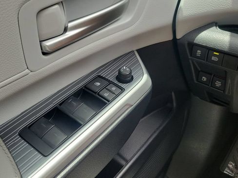 Certified 2026 Toyota Sienna XLE FWD image 20