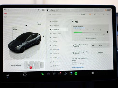 Used 2022 Tesla Model Y Long Range AWD/4WD image 23