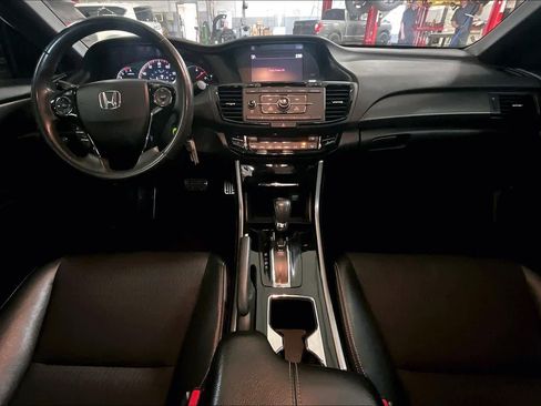 Used 2017 Honda Accord Sport image 13