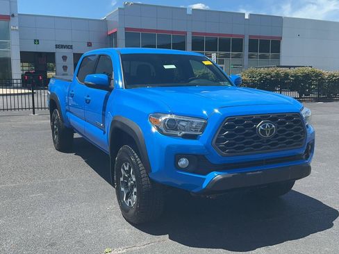 Certified 2020 Toyota Tacoma TRD Off-Road w/ Technology Package AWD/4WD image 3