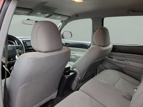 Used 2015 Toyota Tacoma PreRunner image 18