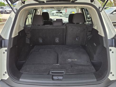 Used 2023 Nissan Rogue S FWD image 14