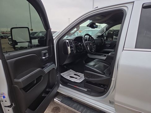 Used 2019 Chevrolet Silverado 2500 LTZ w/ Duramax Plus Package AWD/4WD image 18
