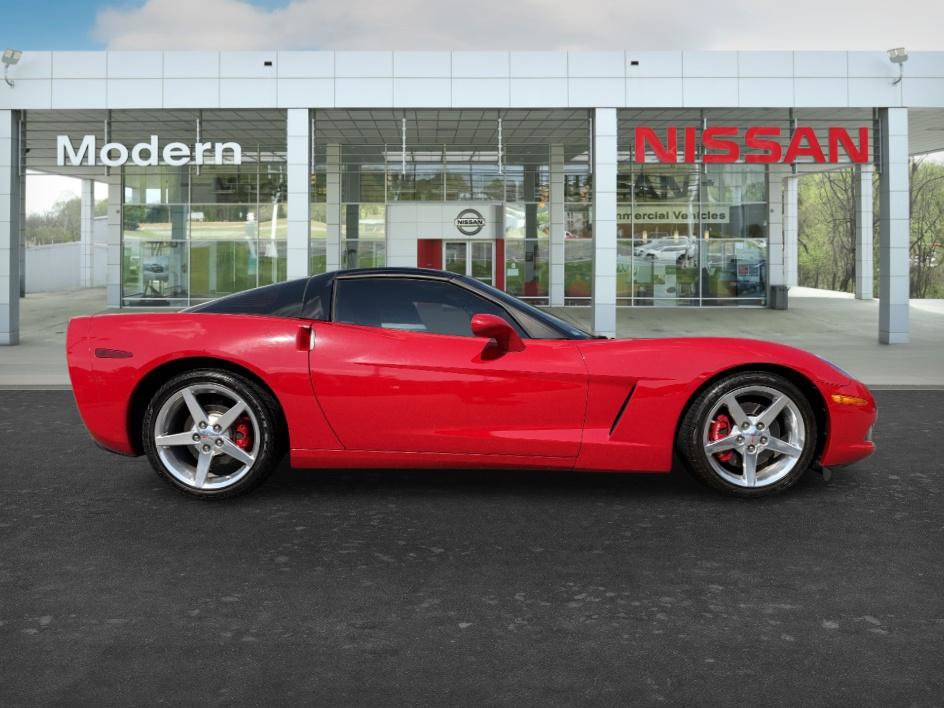 Used 2005 Chevrolet Corvette Coupe w/ Preferred Equipment Group RWD image 6