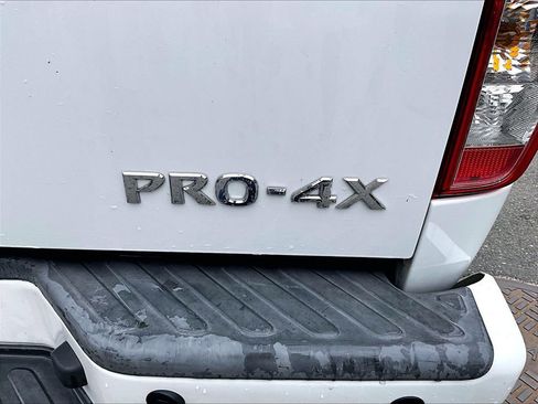 Used 2015 Nissan Frontier PRO-4X AWD/4WD image 8