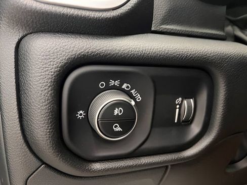 Used 2023 RAM 1500 Big Horn AWD/4WD image 9