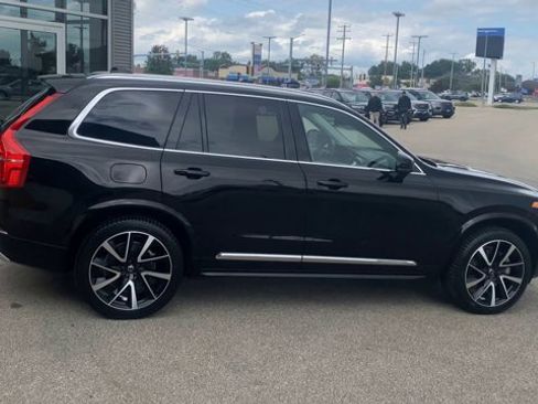 Used 2022 Volvo XC90 T8 Inscription Expression w/ Advanced Package image 2
