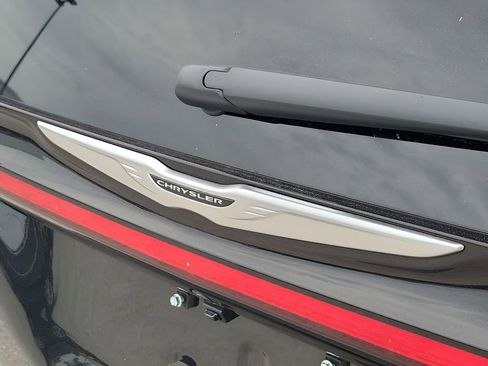 New 2026 Chrysler Pacifica Select image 40