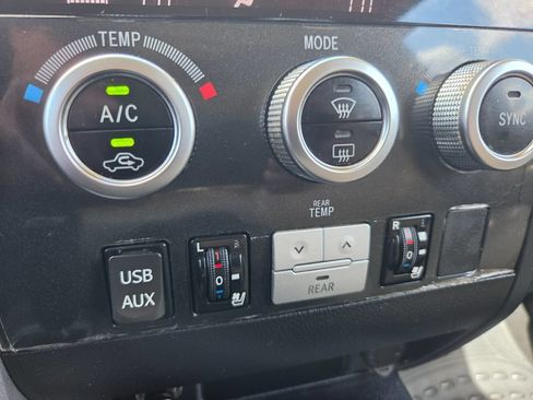 Used 2016 Toyota Sequoia Platinum RWD image 29