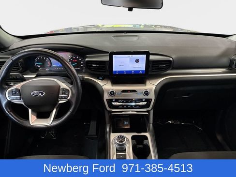 Used 2021 Ford Explorer XLT RWD image 15