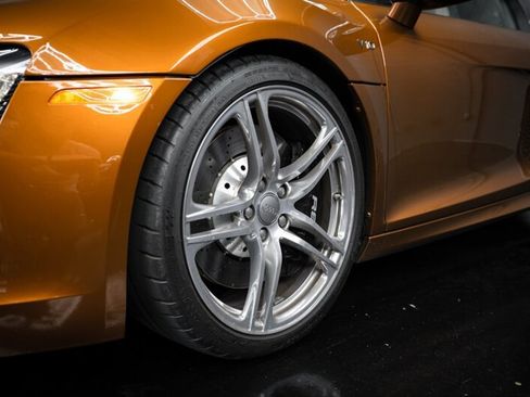 Used 2010 Audi R8 V10 image 18