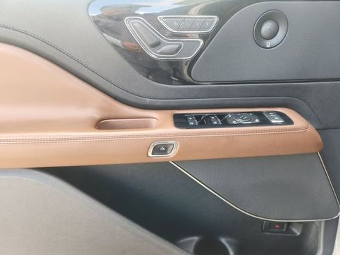 Used 2022 Lincoln Aviator Reserve w/ Elements Package Plus image 23