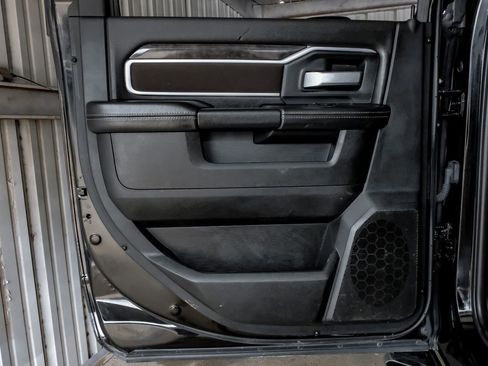 Used 2024 RAM 2500 Big Horn AWD/4WD image 45