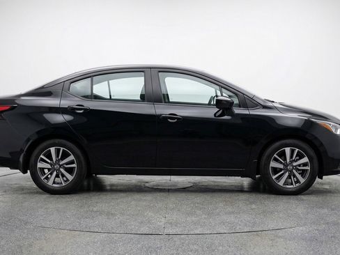 Used 2025 Nissan Versa SV FWD image 11